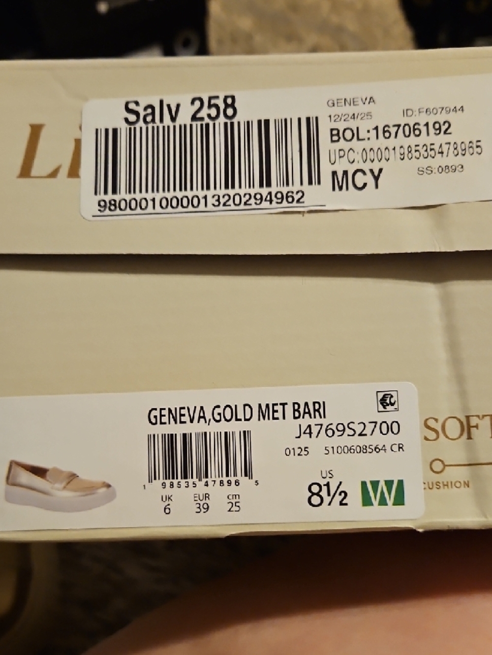 Life Stride Gold Metallic Slip-On Loafers for Women With Box - Picture 6 of 6